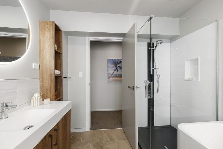 Photo of property in 170 Paremata Road, Paremata, Porirua, 5024