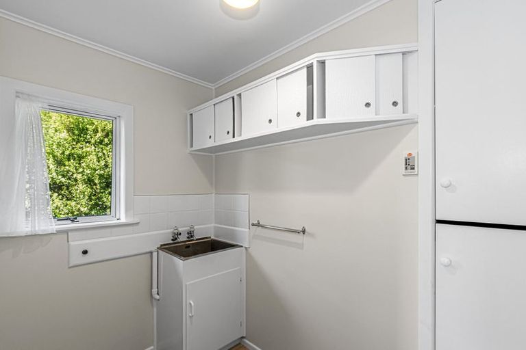 Photo of property in 27 View Road, Henderson, Auckland, 0612