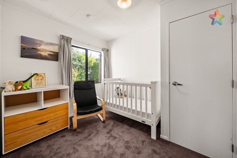 Photo of property in 21 Jasmine Grove, Maungaraki, Lower Hutt, 5010