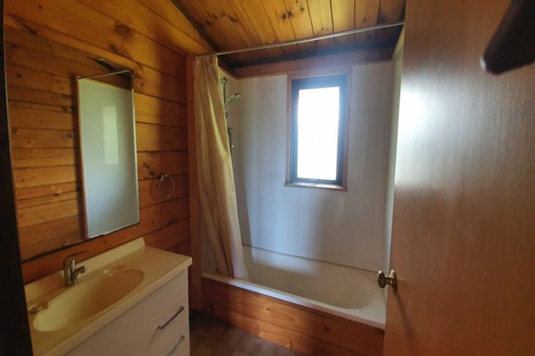 Photo of property in 73 Heta Road, Highlands Park, New Plymouth, 4312