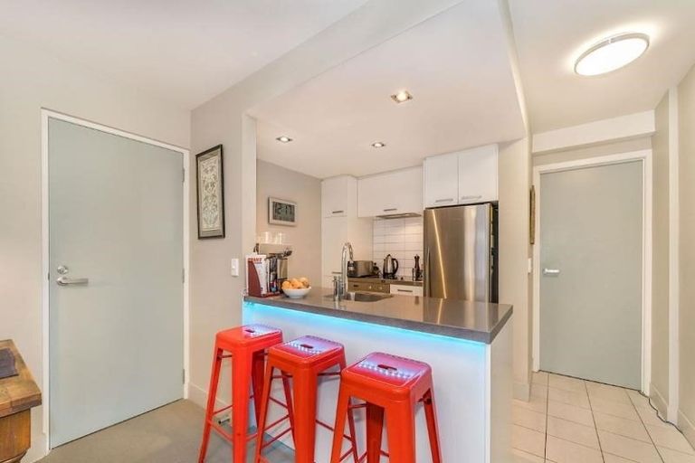 Photo of property in The Capital, 13/370 Oriental Parade, Oriental Bay, Wellington, 6011