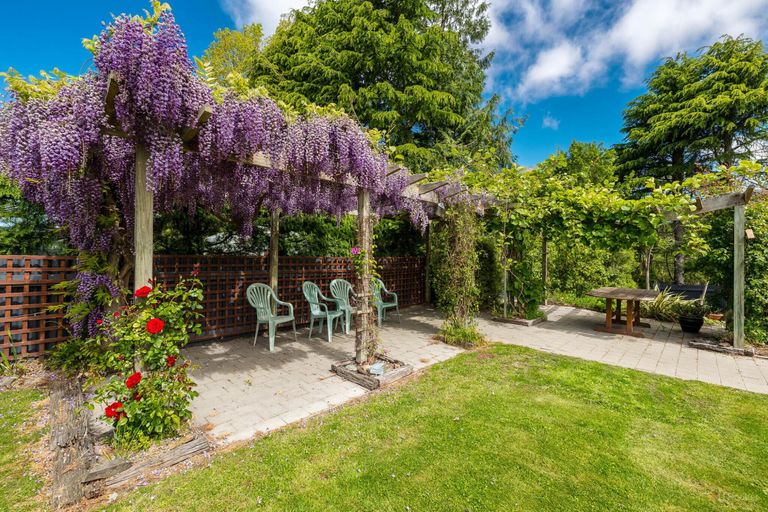 Photo of property in 11-17 Hayes Street, Waimate, 7924