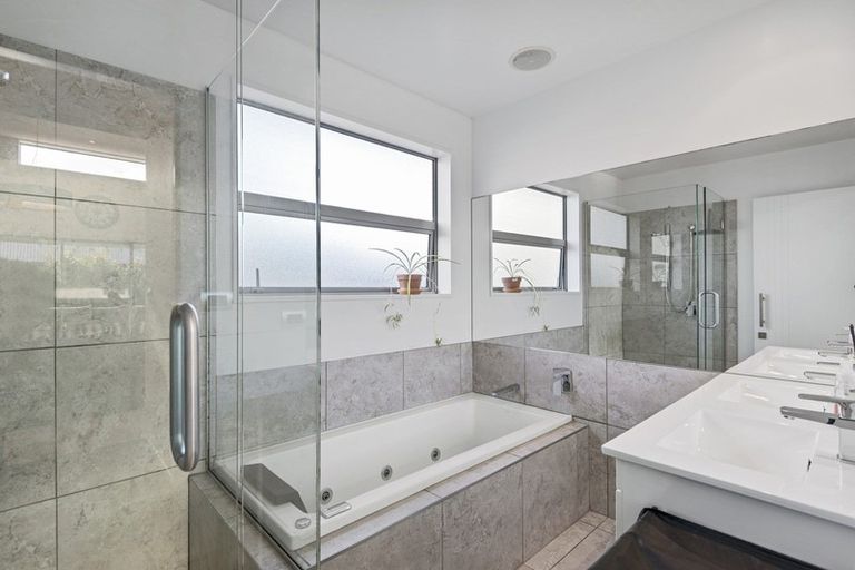 Photo of property in 14 Ashview Place, Rangiora, 7400