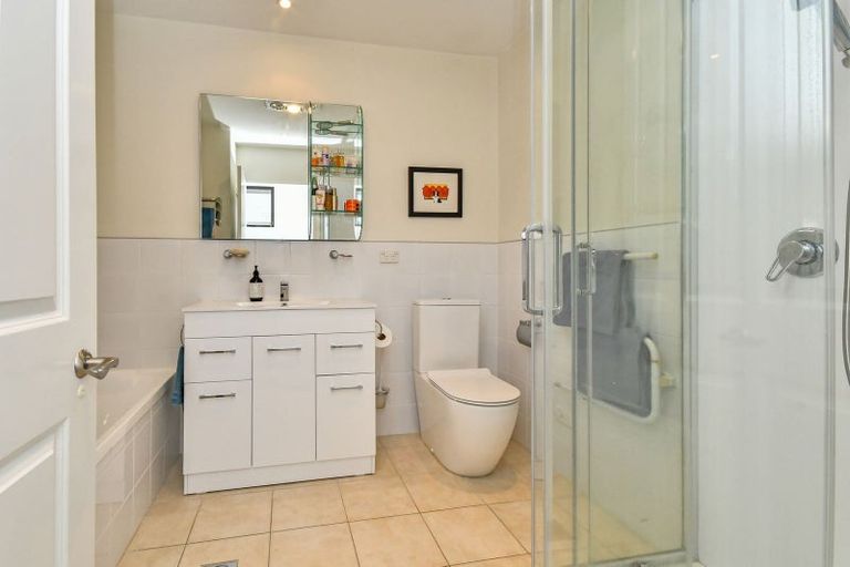 Photo of property in 2/8 Landscape Road, Papatoetoe, Auckland, 2025