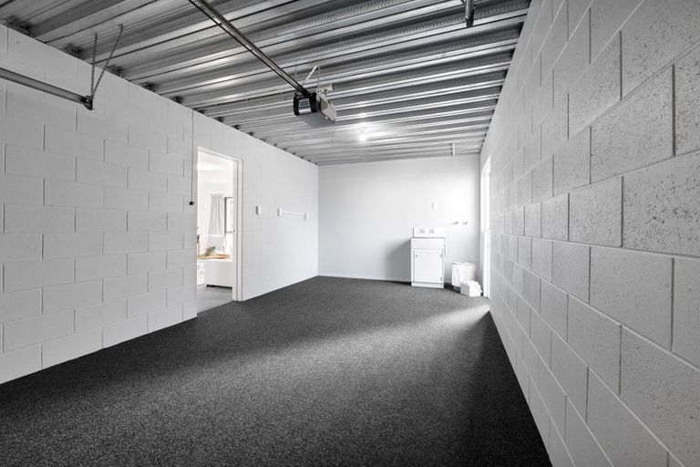 Photo of property in 2/65 Northgate, Strandon, New Plymouth, 4312