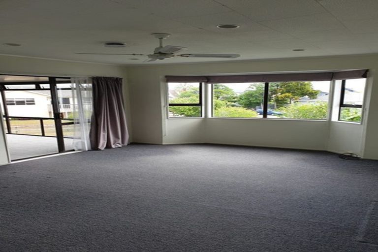 Photo of property in 28 Manaia View Road, One Tree Point, 0118