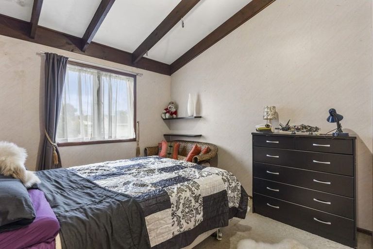 Photo of property in 33 Taikata Road, Te Atatu Peninsula, Auckland, 0610