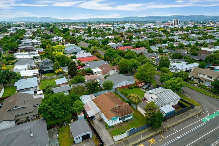 Photo of property in 83 Wood Street, Takaro, Palmerston North, 4410