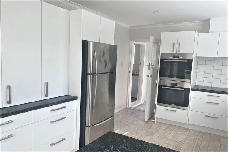 Photo of property in 382 Te Moana Road, Waikanae, 5036