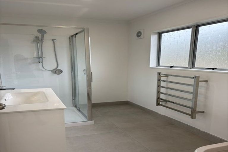 Photo of property in 2/23 Lyren Place, Half Moon Bay, Auckland, 2012