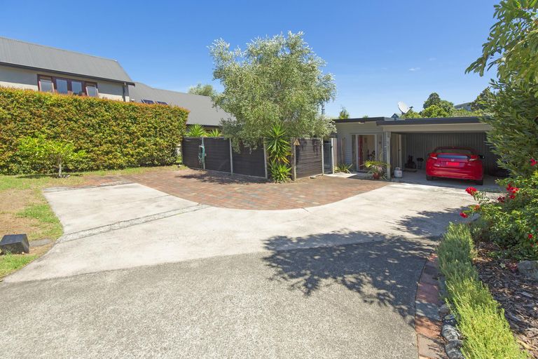 Photo of property in 16 Glengarry Avenue, Manly, Whangaparaoa, 0930