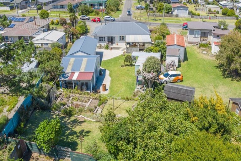 Photo of property in 78 Koputara Road, Himatangi Beach, Foxton, 4891
