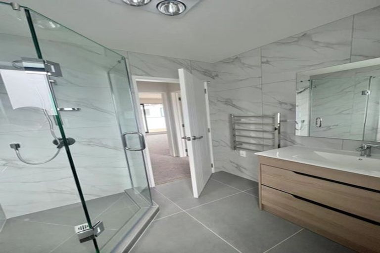 Photo of property in 35d Cedar Heights Avenue, Massey, Auckland, 0614