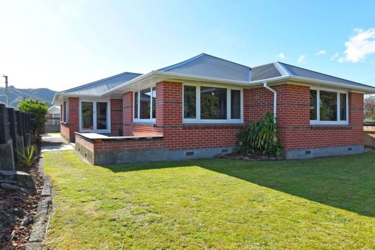 Photo of property in 971 Fergusson Drive, Ebdentown, Upper Hutt, 5018