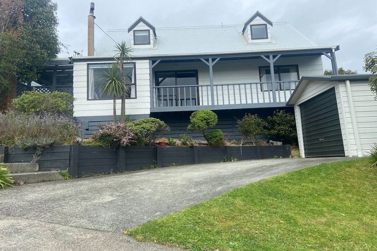 Photo of property in 20 Wingfield Place, Churton Park, Wellington, 6037