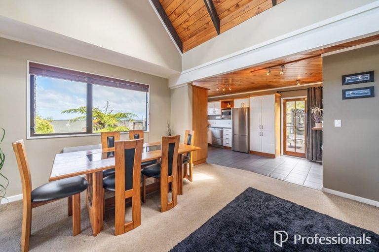 Photo of property in 11 Maungaraki Road, Korokoro, Lower Hutt, 5012