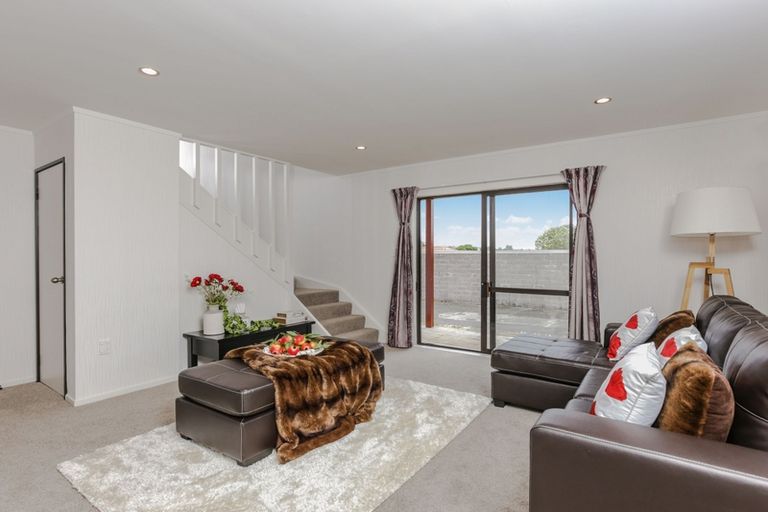 Photo of property in 1/29 Hill Crescent, New Lynn, Auckland, 0600