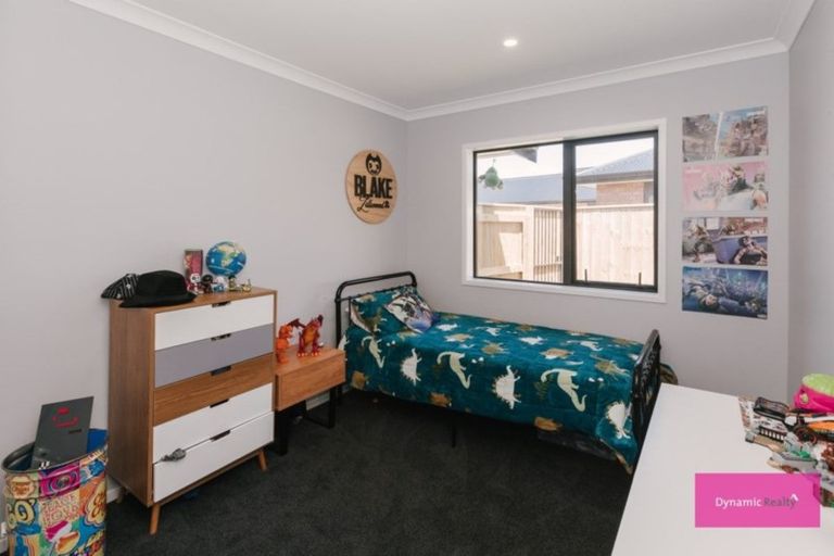 Photo of property in 8 Butler Place, Fitzherbert, Palmerston North, 4410