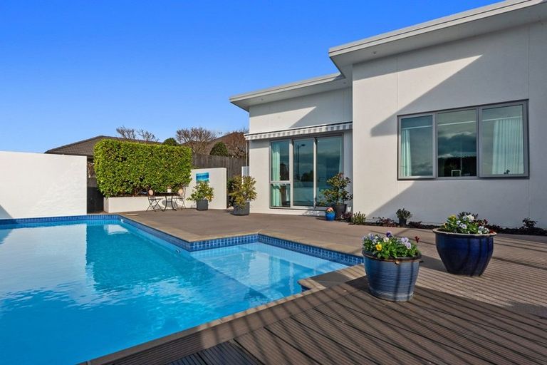 Photo of property in 1 Amberley Place, Flagstaff, Hamilton, 3210