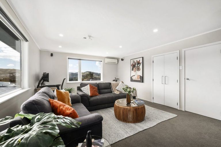 Photo of property in 23 Beazley Avenue, Paparangi, Wellington, 6037