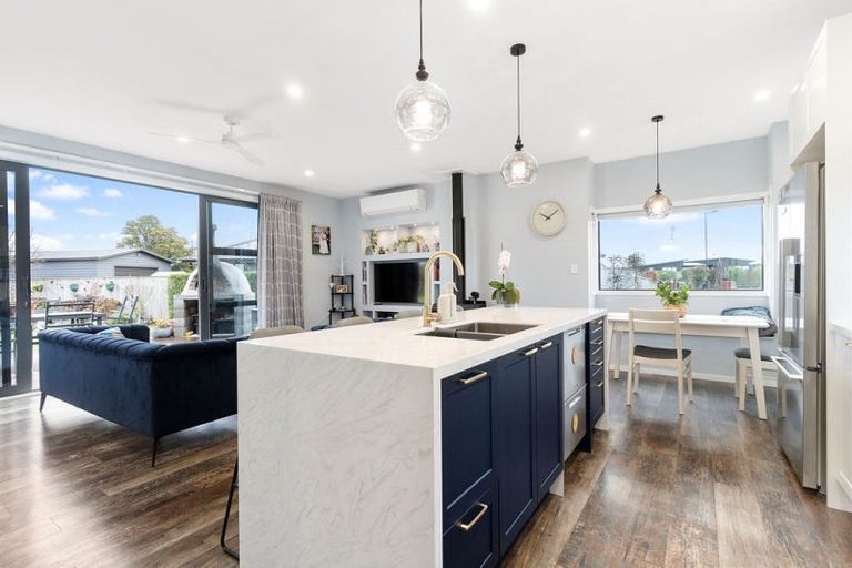 Photo of property in 7 Takahe Drive, Carterton, 5713