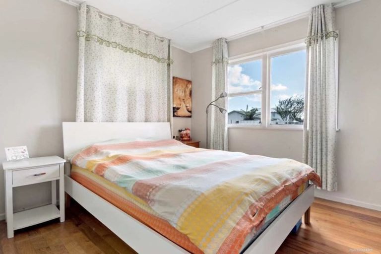 Photo of property in 33 Royston Street, Rosehill, Papakura, 2113