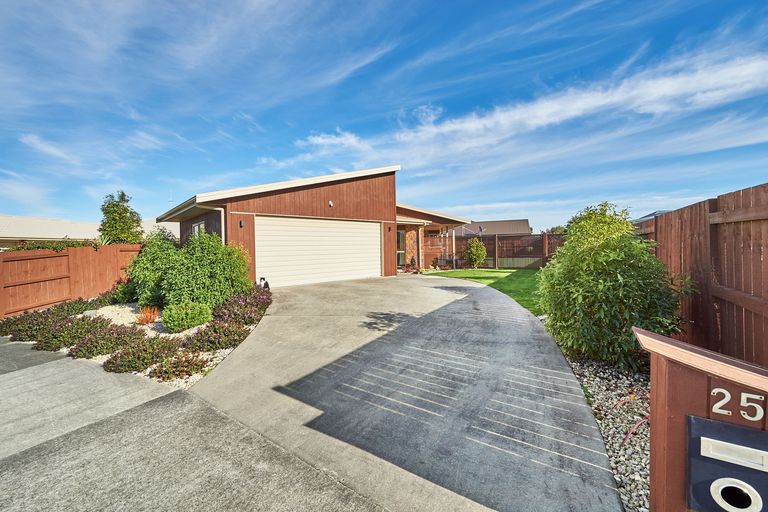Photo of property in 25 Masefield Terrace, Kelvin Grove, Palmerston North, 4414
