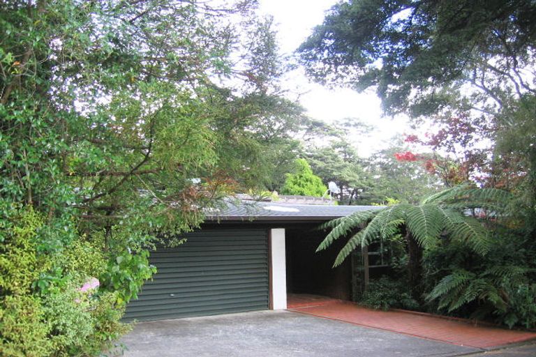 Photo of property in 16 Freemans Way, Pinehaven, Upper Hutt, 5019