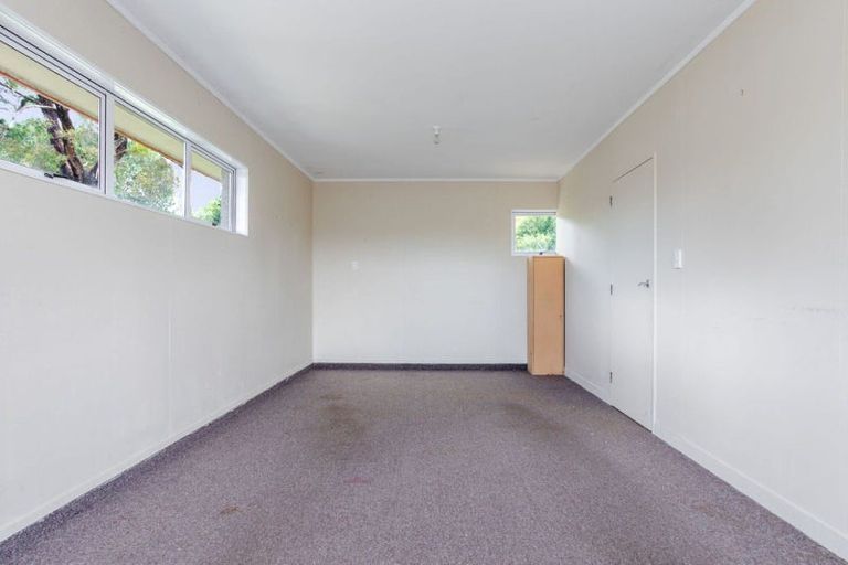 Photo of property in 208 Adelaide Road, Dannevirke, 4930
