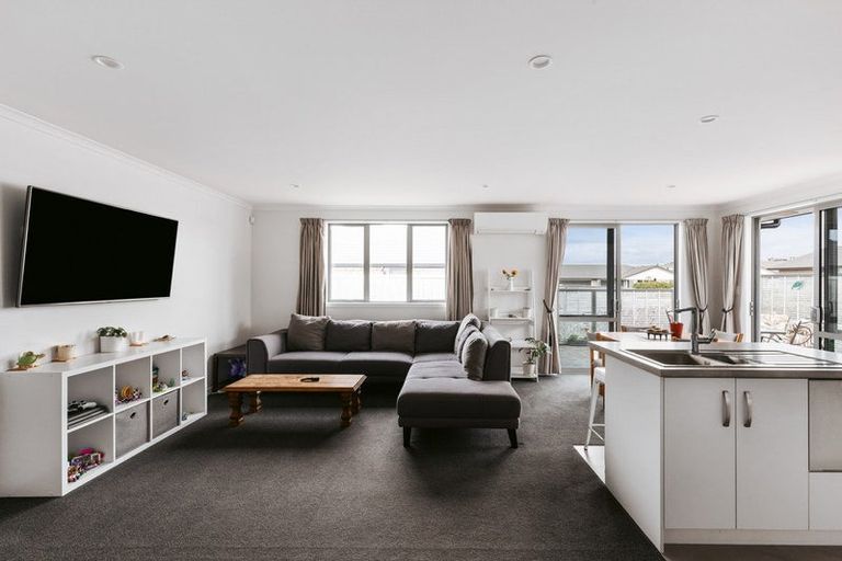 Photo of property in Waterview Estate, 33/4 Greystone Place, Omokoroa, 3114