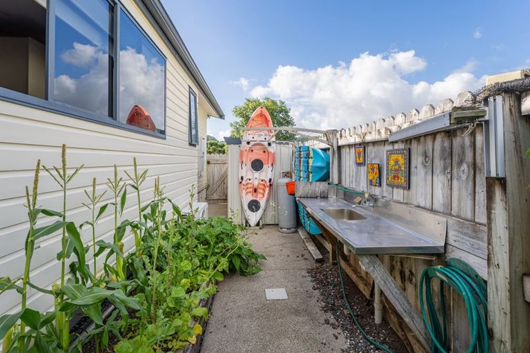 Photo of property in 15 Martin Place, Cooks Beach, Whitianga, 3591
