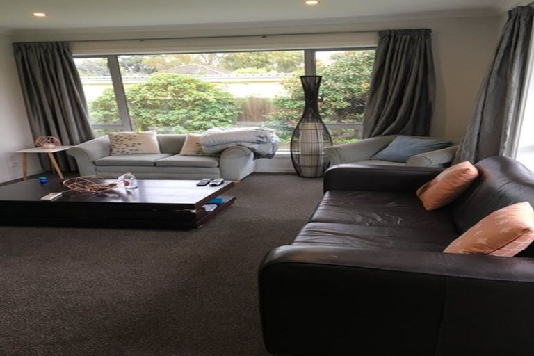 Photo of property in 8 Renfrew Street, Upper Riccarton, Christchurch, 8041