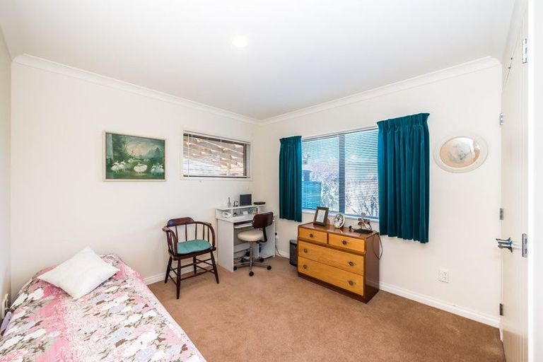 Photo of property in 27 San Priamo Place, Paraparaumu Beach, Paraparaumu, 5032