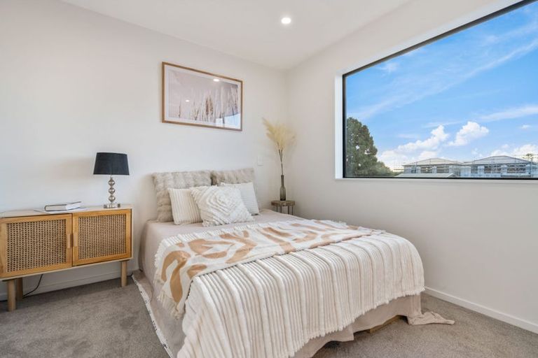 Photo of property in 7/16 Binsted Road, New Lynn, Auckland, 0600
