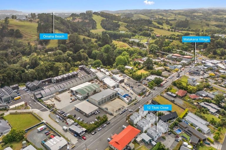 Photo of property in 12 Titoki Close, Matakana, 0985