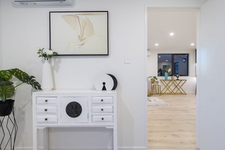 Photo of property in 8b Hadfield Street, Beach Haven, Auckland, 0626