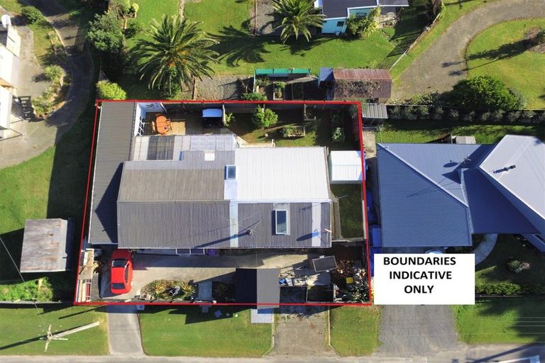 Photo of property in 1 Barber Street, Foxton Beach, Foxton, 4815