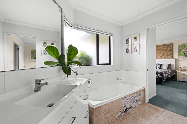 Photo of property in 19 Ayrshire Drive, Havelock North, 4130