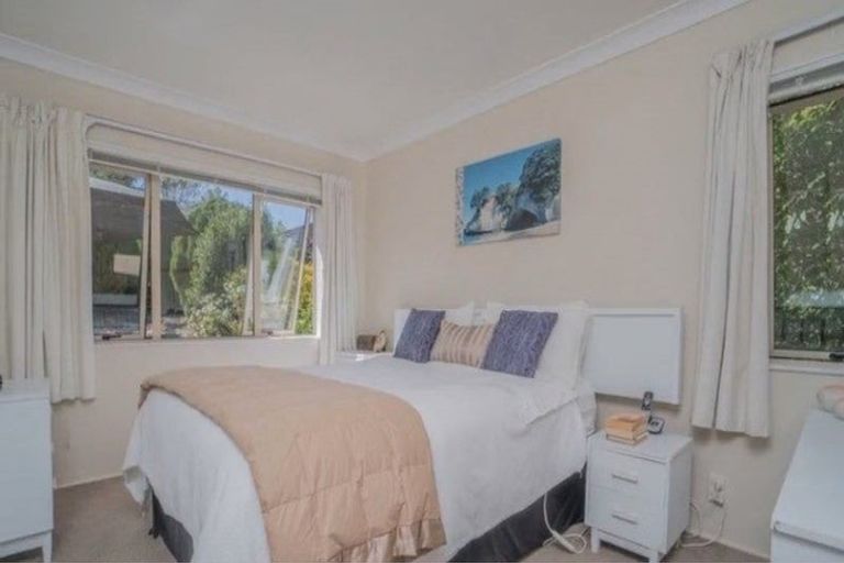 Photo of property in 21 Chieftain Rise, Goodwood Heights, Auckland, 2105