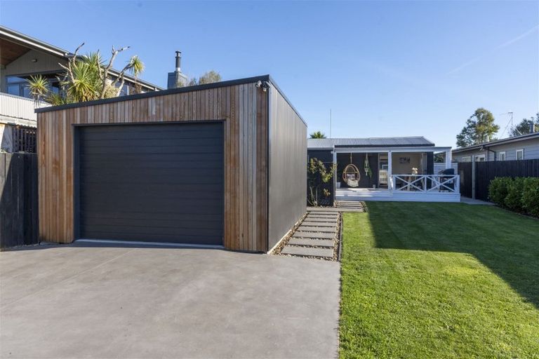 Photo of property in 7 Swindells Road, Waikuku Beach, 7473