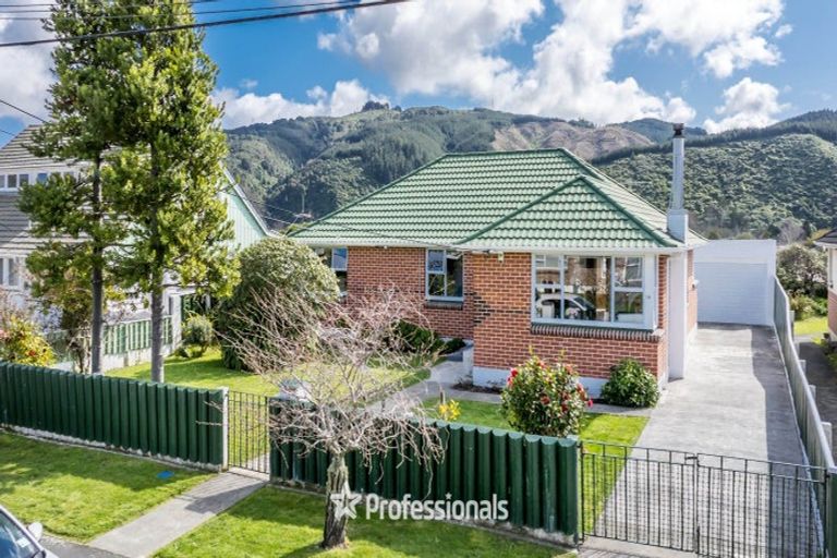 Photo of property in 14 Courtenay Road, Heretaunga, Upper Hutt, 5018