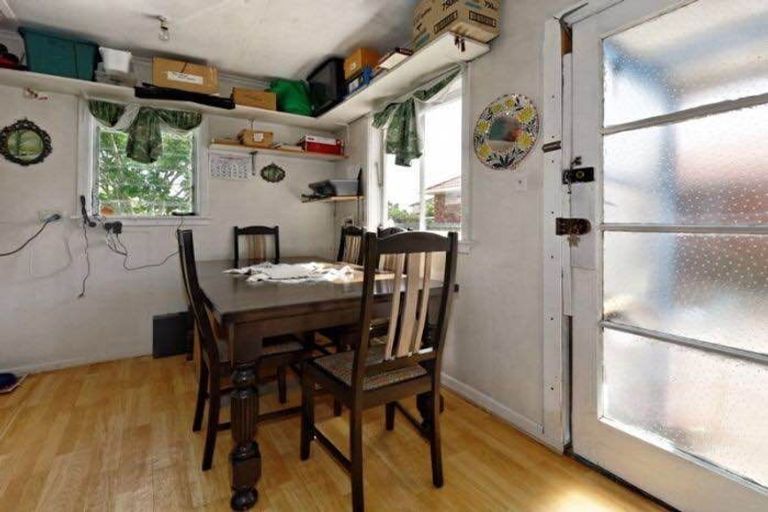 Photo of property in 25 Busby Street, Blockhouse Bay, Auckland, 0600