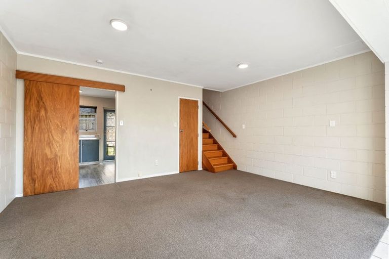 Photo of property in 2/5 Second Avenue, Avenues, Whangarei, 0110