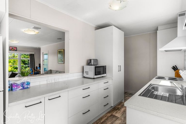 Photo of property in 20 Bickerstaffe Road, Maungaturoto, 0520