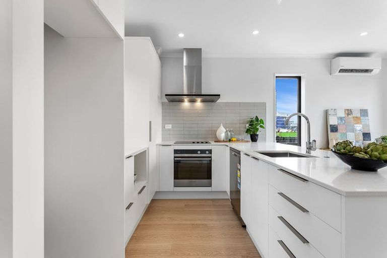 Photo of property in 18 Hema Road, Hobsonville, Auckland, 0616