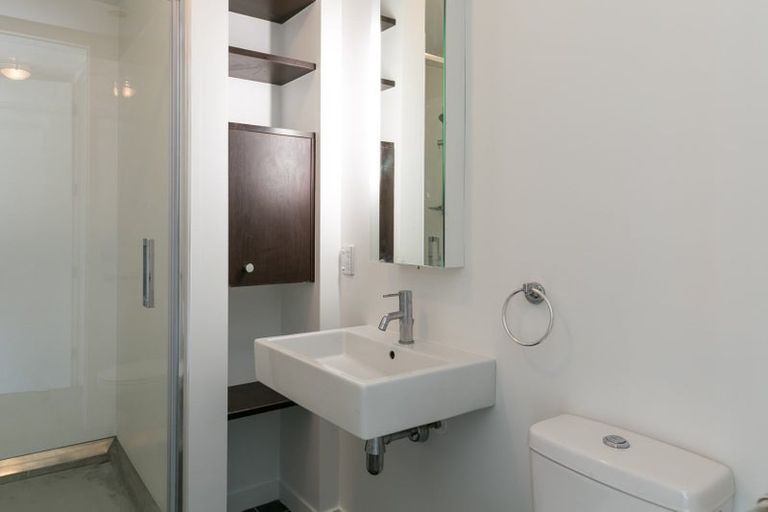 Photo of property in Montreaux Apartments, 10j/164 The Terrace, Wellington Central, Wellington, 6011