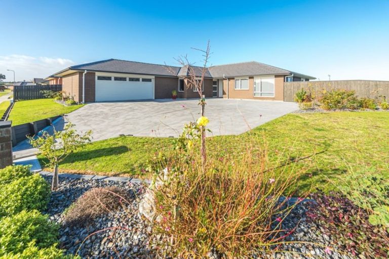 Photo of property in 37 Magnolia Crescent, Tawhero, Whanganui, 4501