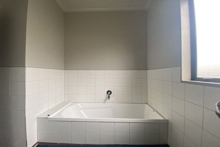 Photo of property in 84 Kentwood Drive, Woodridge, Wellington, 6037