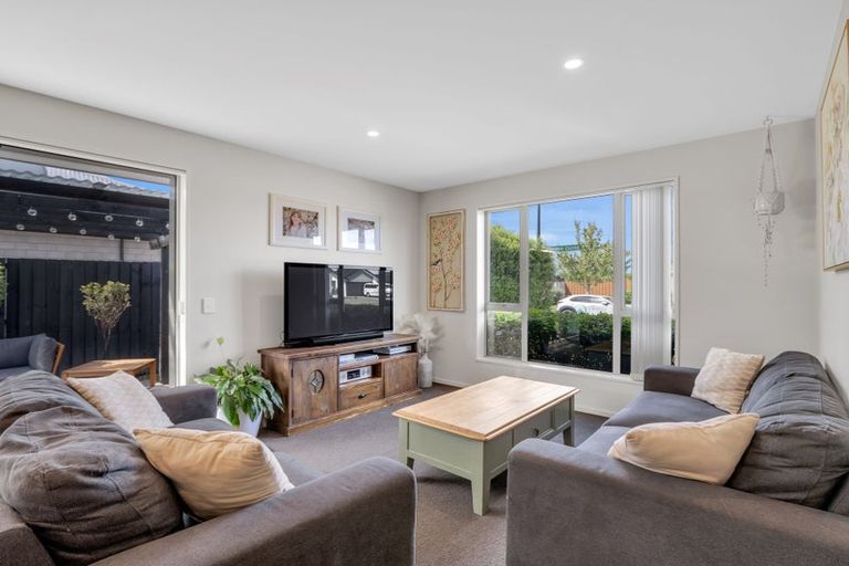 Photo of property in 1 Keeper Close, Woodend, 7610