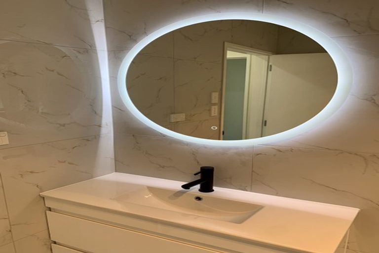 Photo of property in 11 San Ambrosio Rise, Henderson, Auckland, 0612